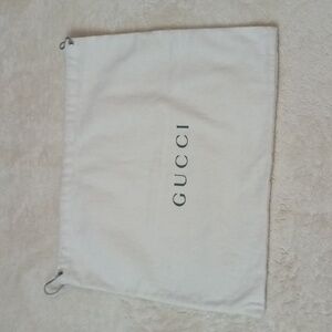 Gucci dust bag in good condition 100%COTTON. Authentic
